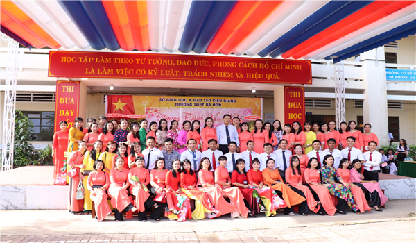 Đảng bộ trường THCS&THPT Ba Hòn học tập và làm theo tư tưởng, đạo đức, phong cách Hồ Chí Minh (20/4/2024)